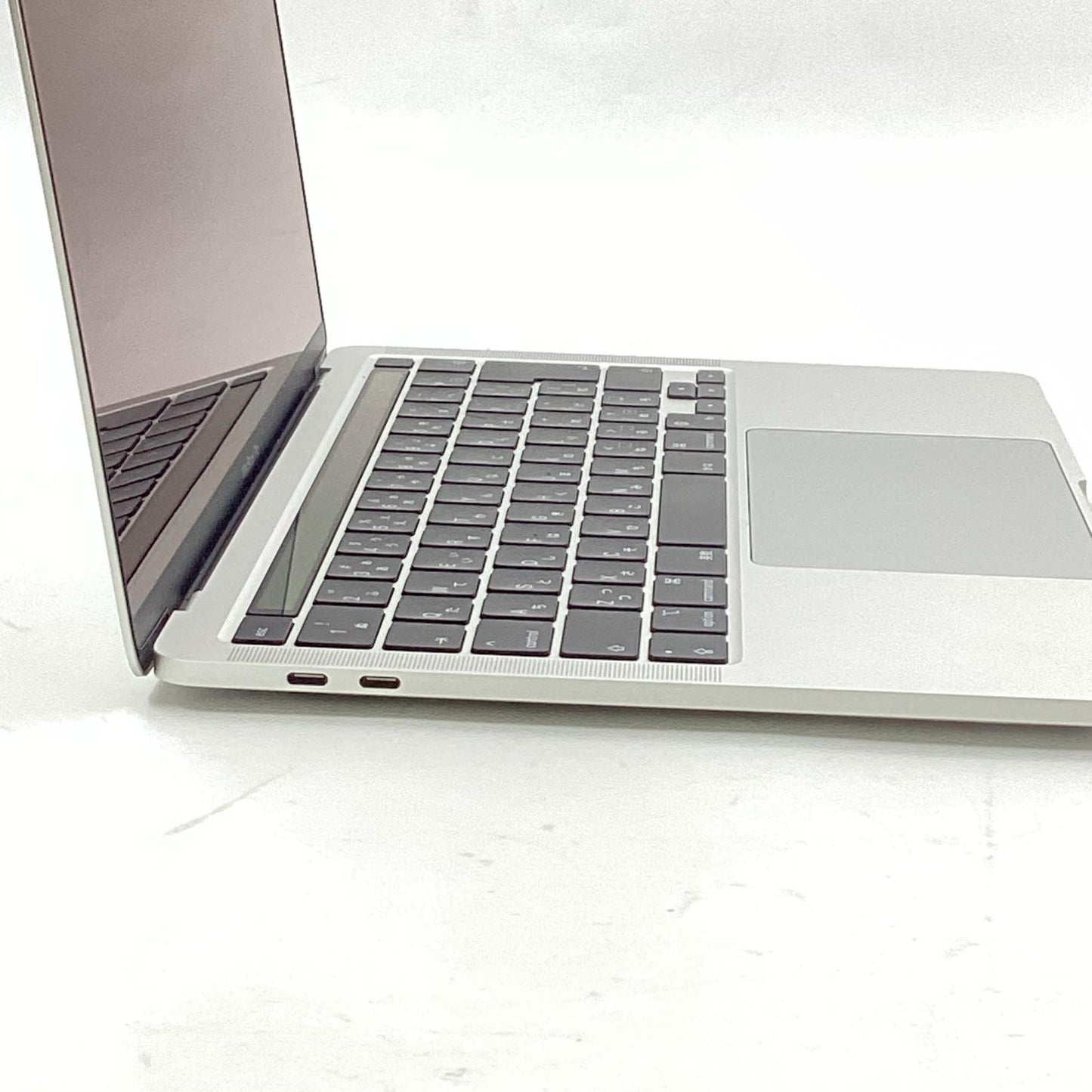 【全額返金保証】【最速発送】Apple MacBook Pro 13インチ 2022 Apple M2 8GB M.2 SSD 256GB シルバー 99% 美品 動作確認済