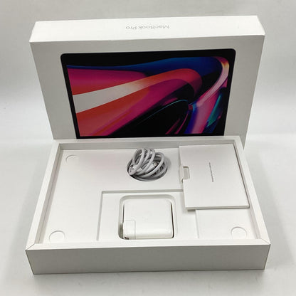 【全額返金保証】【最速発送】Apple MacBook Pro 13インチ 2022 Apple M2 8GB M.2 SSD 256GB シルバー 99% 美品 動作確認済