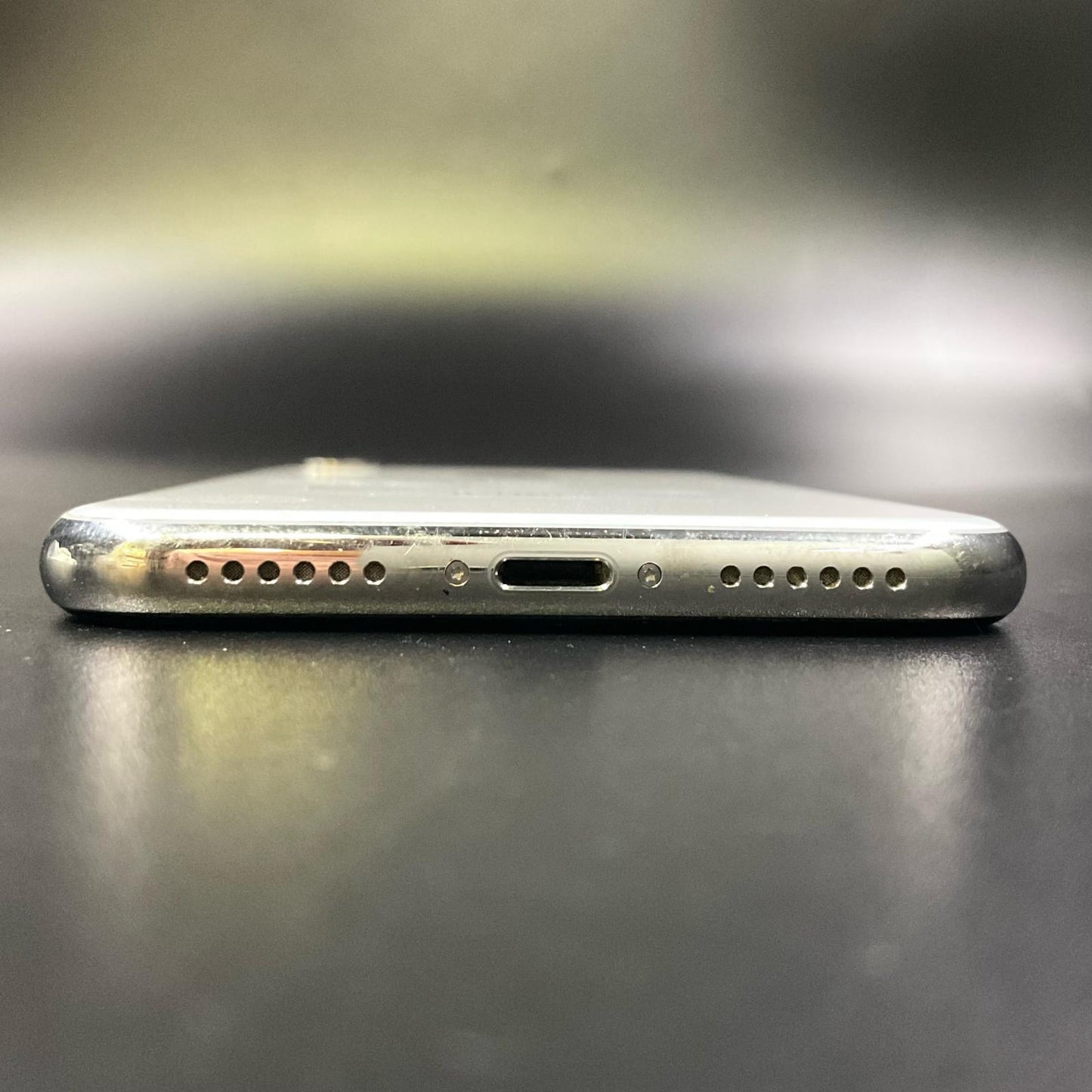 【全額返金保証】【最速発送】Apple iPhone iPhone X 64GB シルバー docomo 白ロム 動作確認済 87%