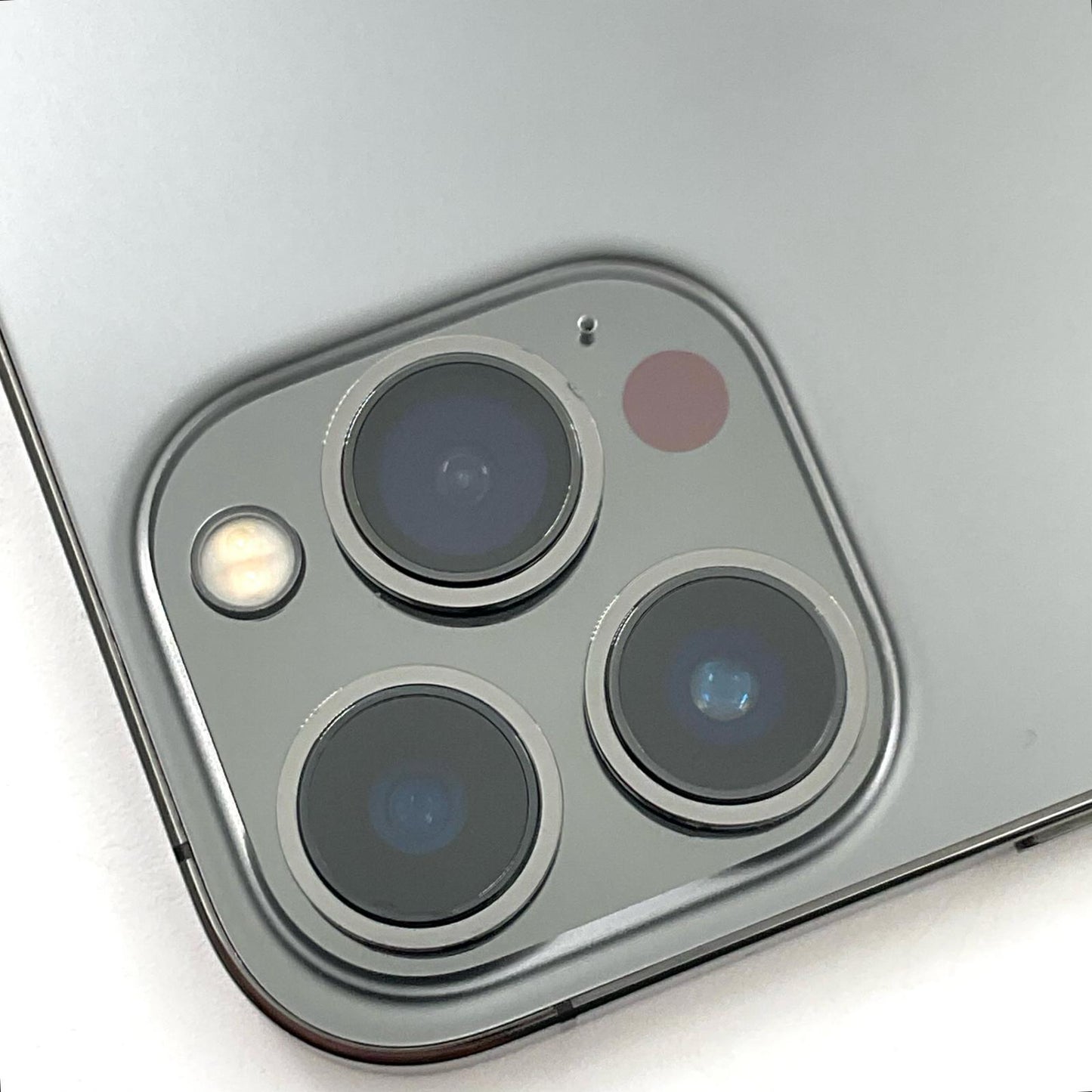 【全額返金保証】【最速発送】Apple iPhone iPhone Pro Max 13 Pro Max 256GB グラファイト docomo 白ロム 動作確認済 79%