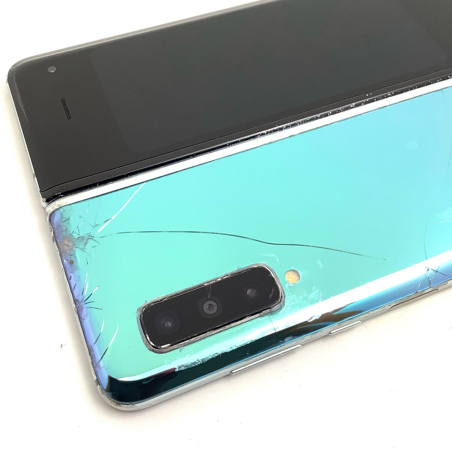 【最速発送】SAMSUNG Galaxy Galaxy Fold 512GB スペースシルバー au SCV44 白ロム【難有】
