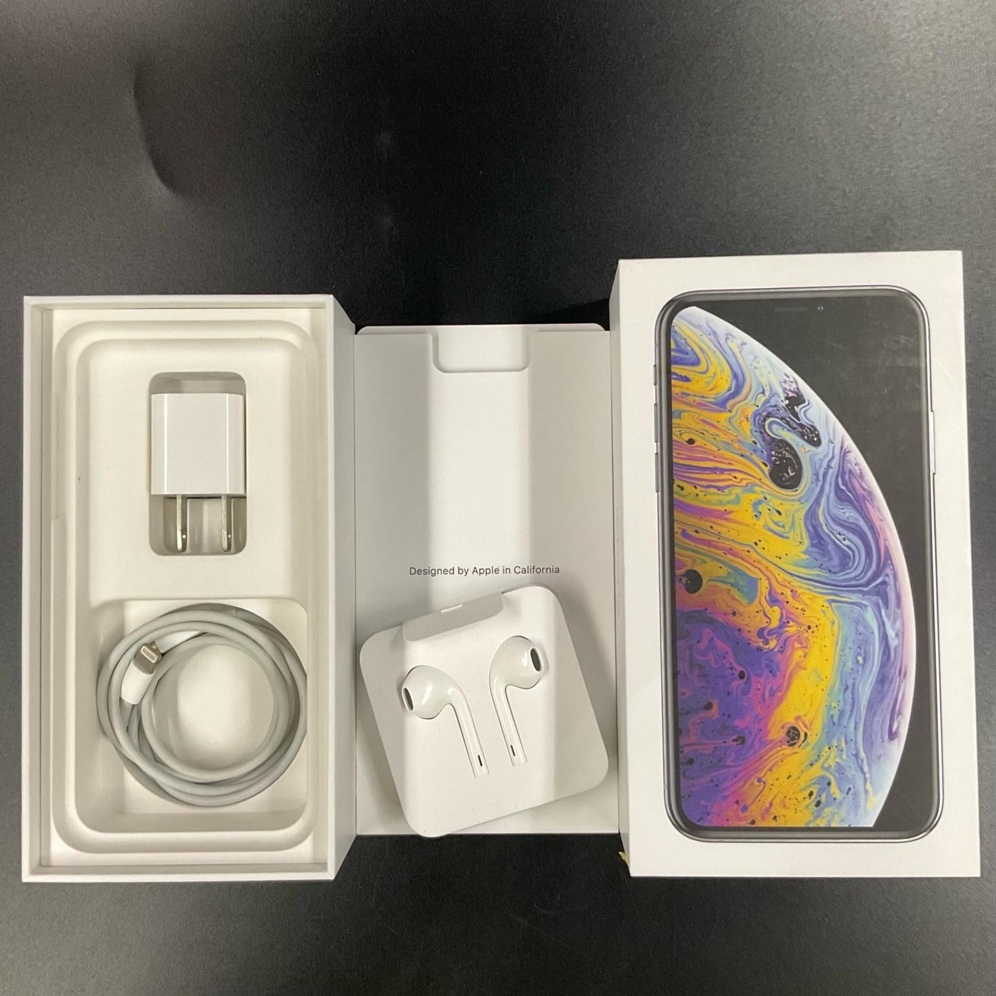 【全額返金保証】【最速発送】Apple iPhone iPhone XS 64GB シルバー au 白ロム 動作確認済 77%