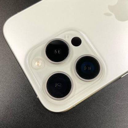 【全額返金保証】【最速発送】Apple iPhone iPhone Pro 15 Pro 1TB ホワイトチタニウム au 美品 動作確認済 88%