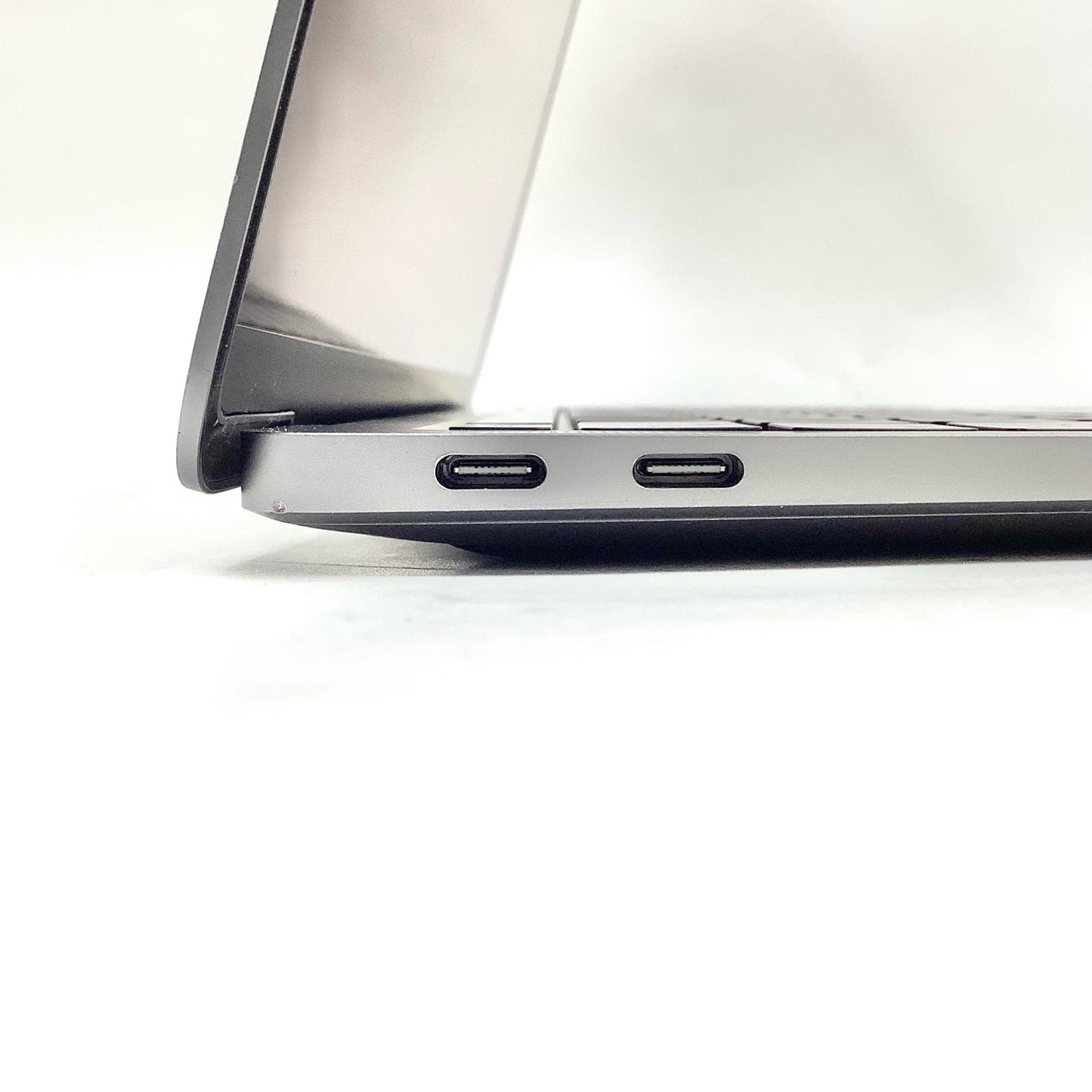 【最速発送】Apple MacBook Air 13インチ 2020 Apple M1 8GB M.2 SSD 256GB スペースグレイ 89%【難有】