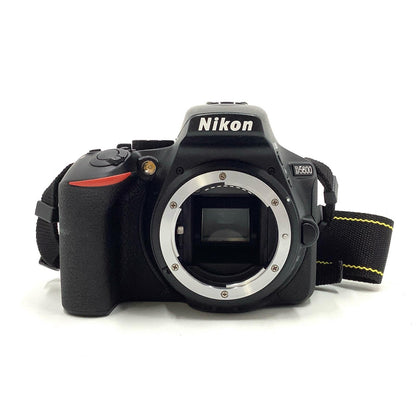 【全額返金保証】【最速発送】Nikon デジタル一眼 D5600 ボディ ブラック 動作確認済