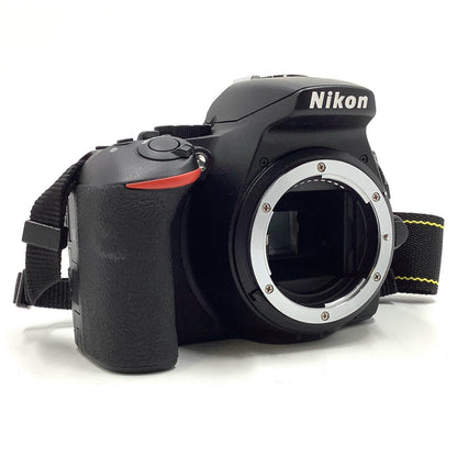 【全額返金保証】【最速発送】Nikon デジタル一眼 D5600 ボディ ブラック 動作確認済