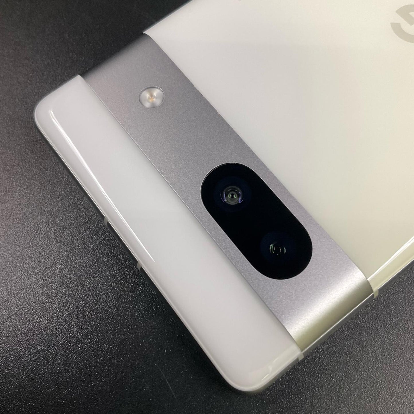 【全額返金保証】【最速発送】Google Pixel 7a 128GB Snow Softbank G82U8 白ロム 動作確認済