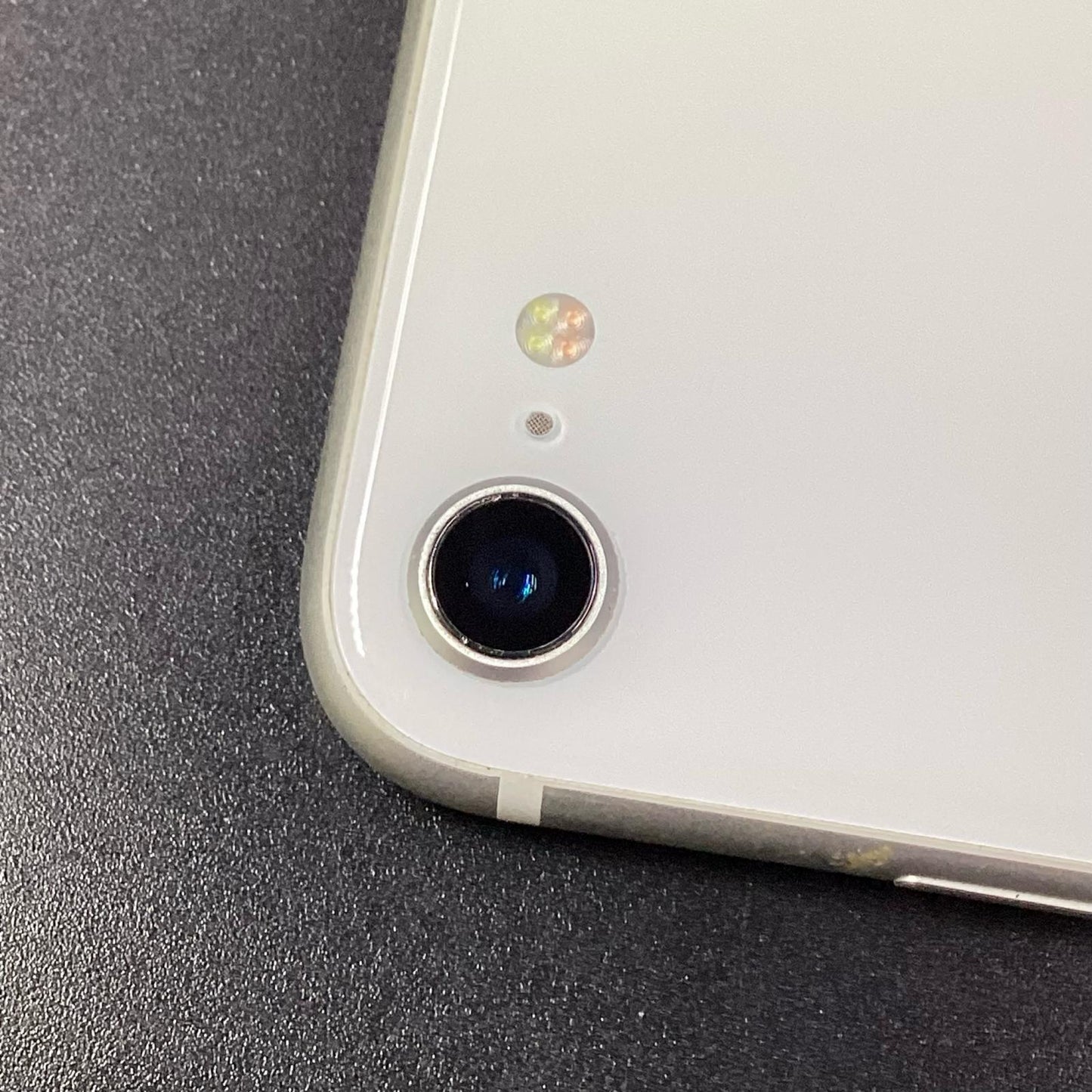 【最速発送】Apple iPhone iPhone SE（第2世代） 64GB ホワイト au SIMフリー 白ロム【難有】 75%