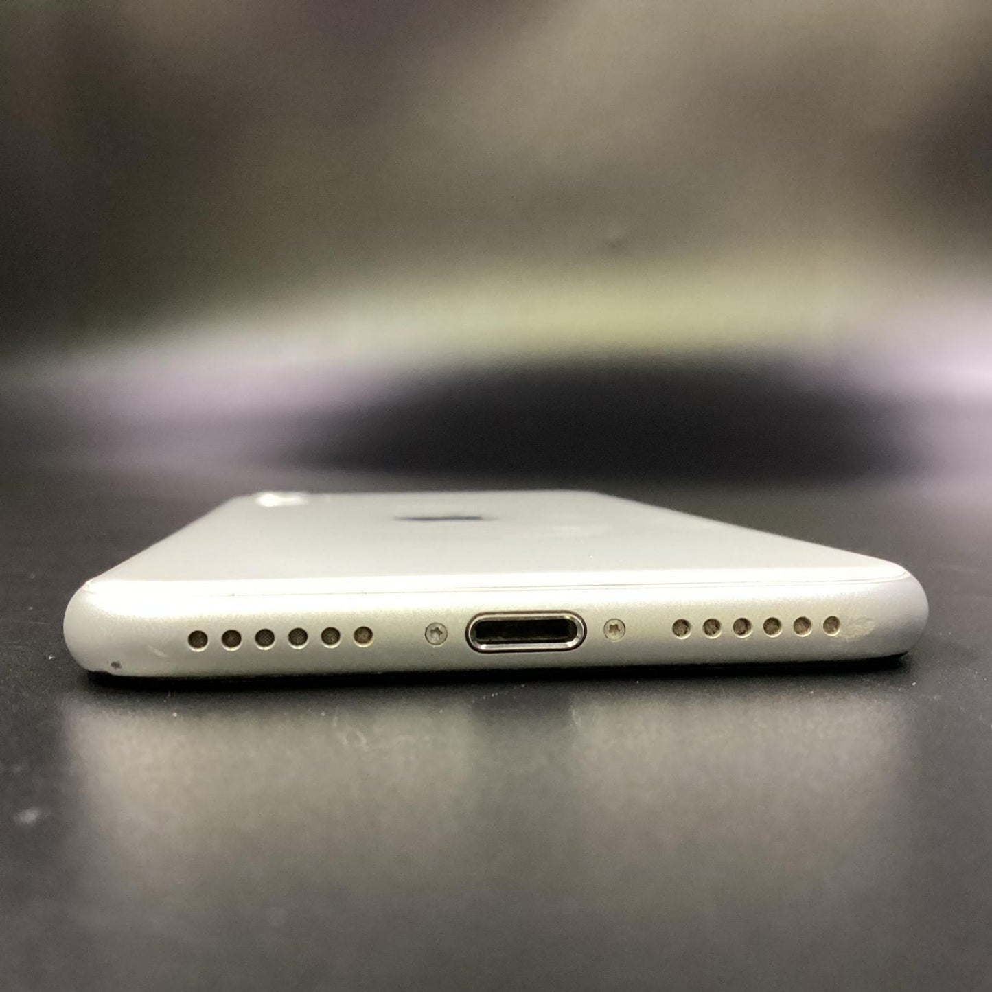 【最速発送】Apple iPhone iPhone SE（第2世代） 64GB ホワイト au SIMフリー 白ロム【難有】 75%