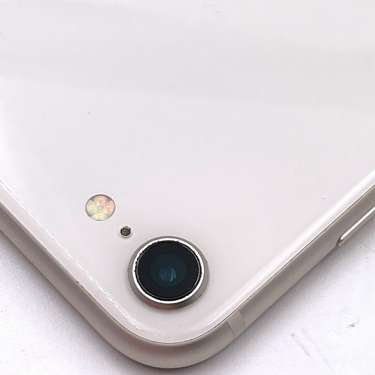 【全額返金保証】【最速発送】Apple iPhone iPhone SE（第3世代） 64GB スターライト Softbank SIMフリー 動作確認済 73%