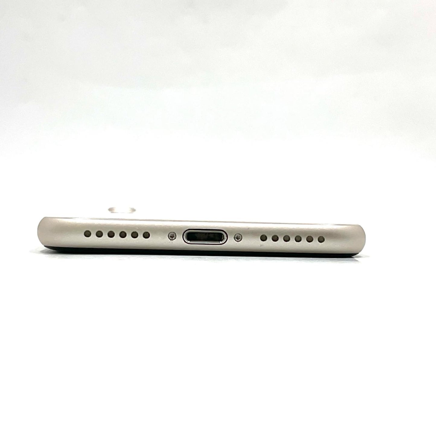 【全額返金保証】【最速発送】Apple iPhone iPhone SE（第3世代） 64GB スターライト SIMフリー 白ロム 動作確認済 81%