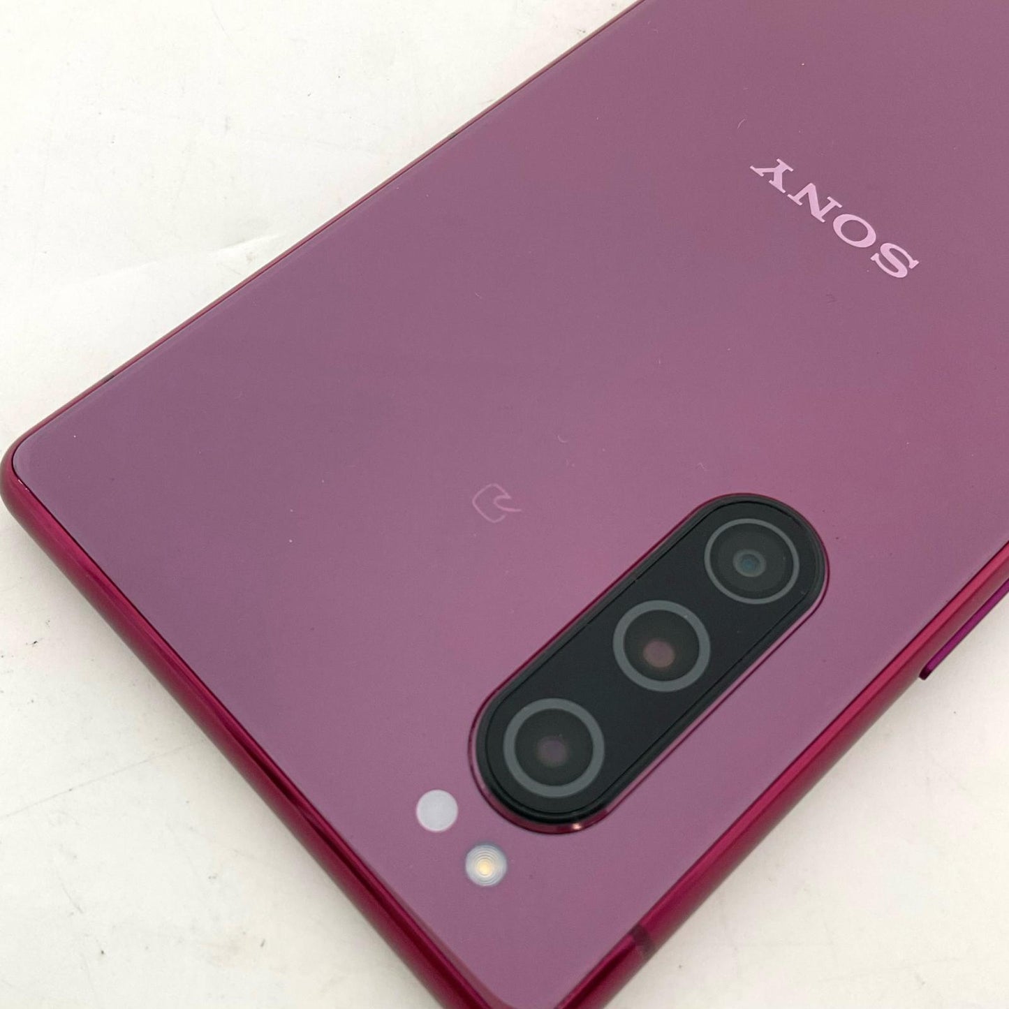 【全額返金保証】【最速発送】Sony Xperia 5 64GB レッド docomo SO-01M 白ロム 動作確認済