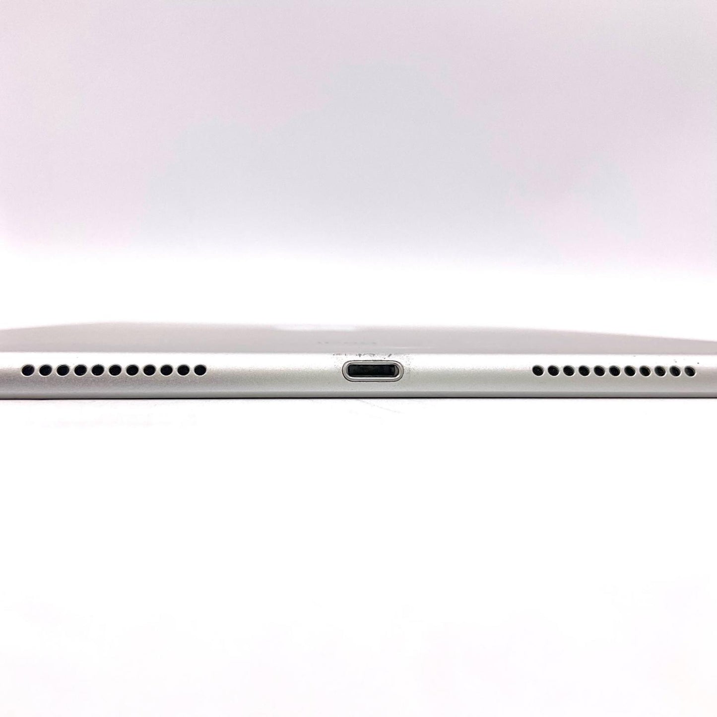 【全額返金保証】【最速発送】Apple iPad Air 第3世代 64GB シルバー WiFi+Cellular docomo 白ロム 動作確認済