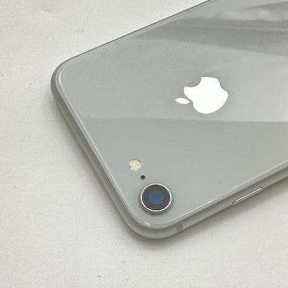 【全額返金保証】【最速発送】Apple iPhone iPhone 8 64GB シルバー docomo 白ロム 動作確認済 71%