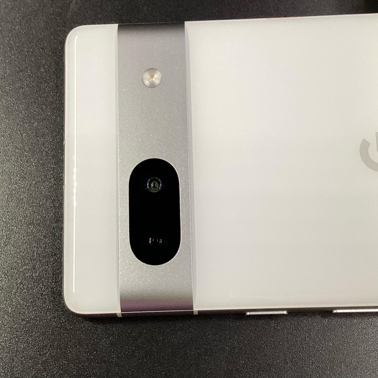 【全額返金保証】【最速発送】Google Pixel 7a 128GB スノー docomo SIMフリー G82U8 白ロム 美品 動作確認済
