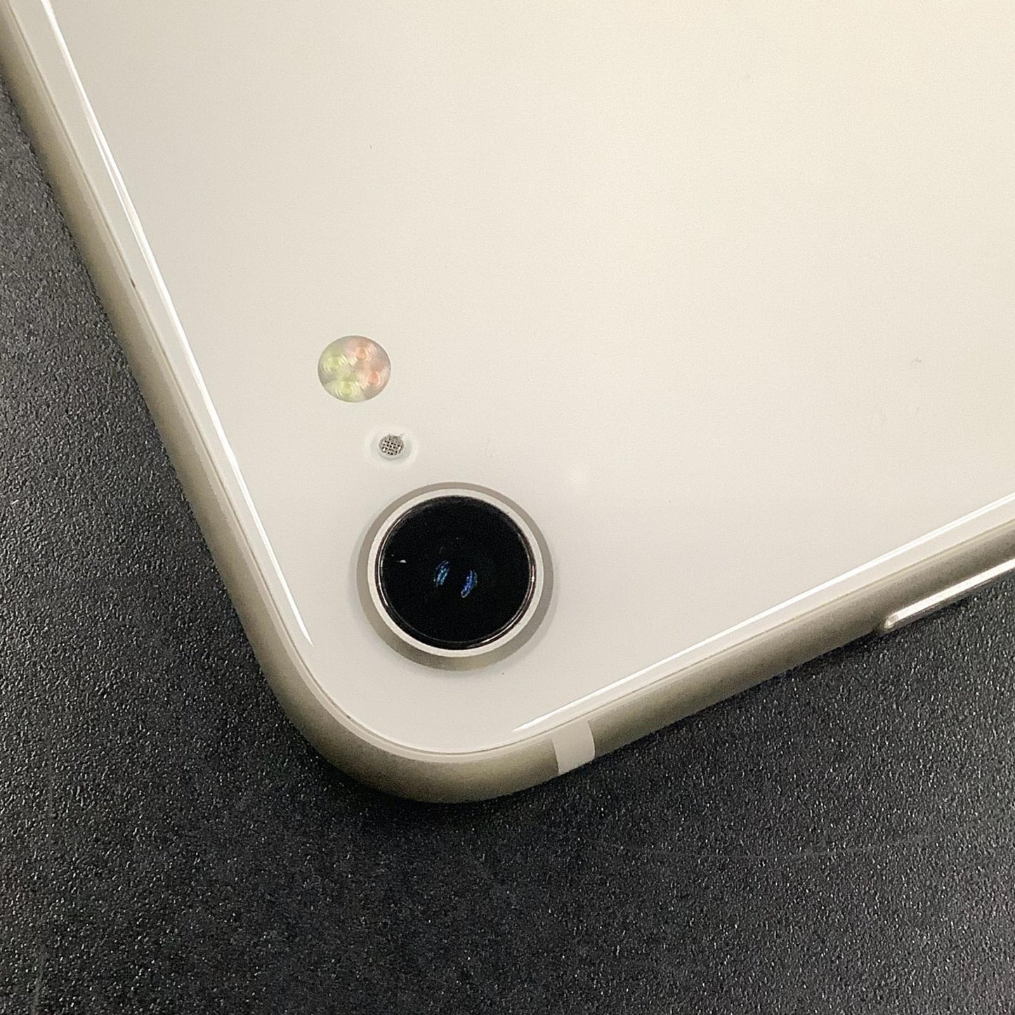 【全額返金保証】【最速発送】Apple iPhone iPhone SE（第3世代） 64GB Softbank SIMフリー 白ロム 美品 動作確認済 86%
