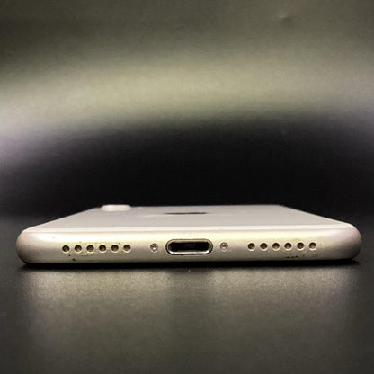 【全額返金保証】【最速発送】Apple iPhone iPhone SE（第3世代） 64GB スターライト au SIMフリー 白ロム 動作確認済 77%