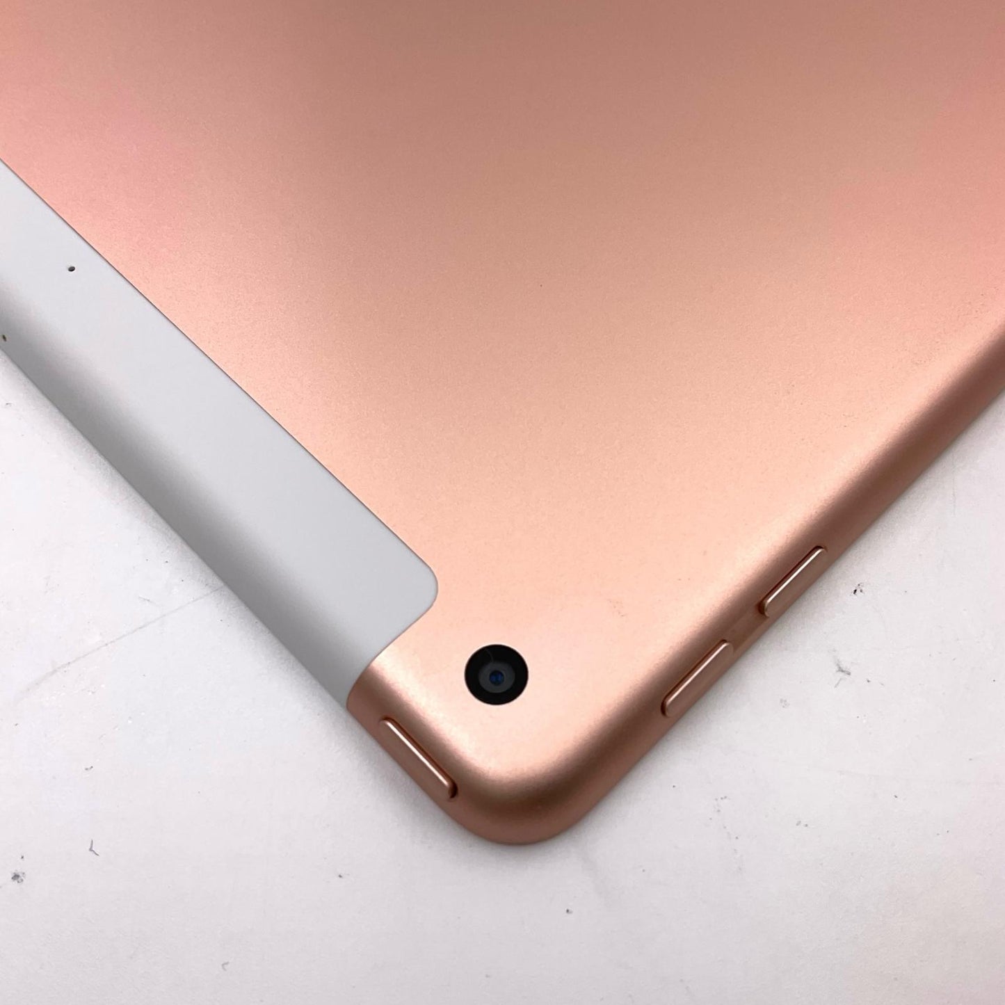 【最速発送】Apple iPad iPad 9.7インチ 第6世代 32GB ゴールド WiFi+Cellular Softbank 白ロム【難有】