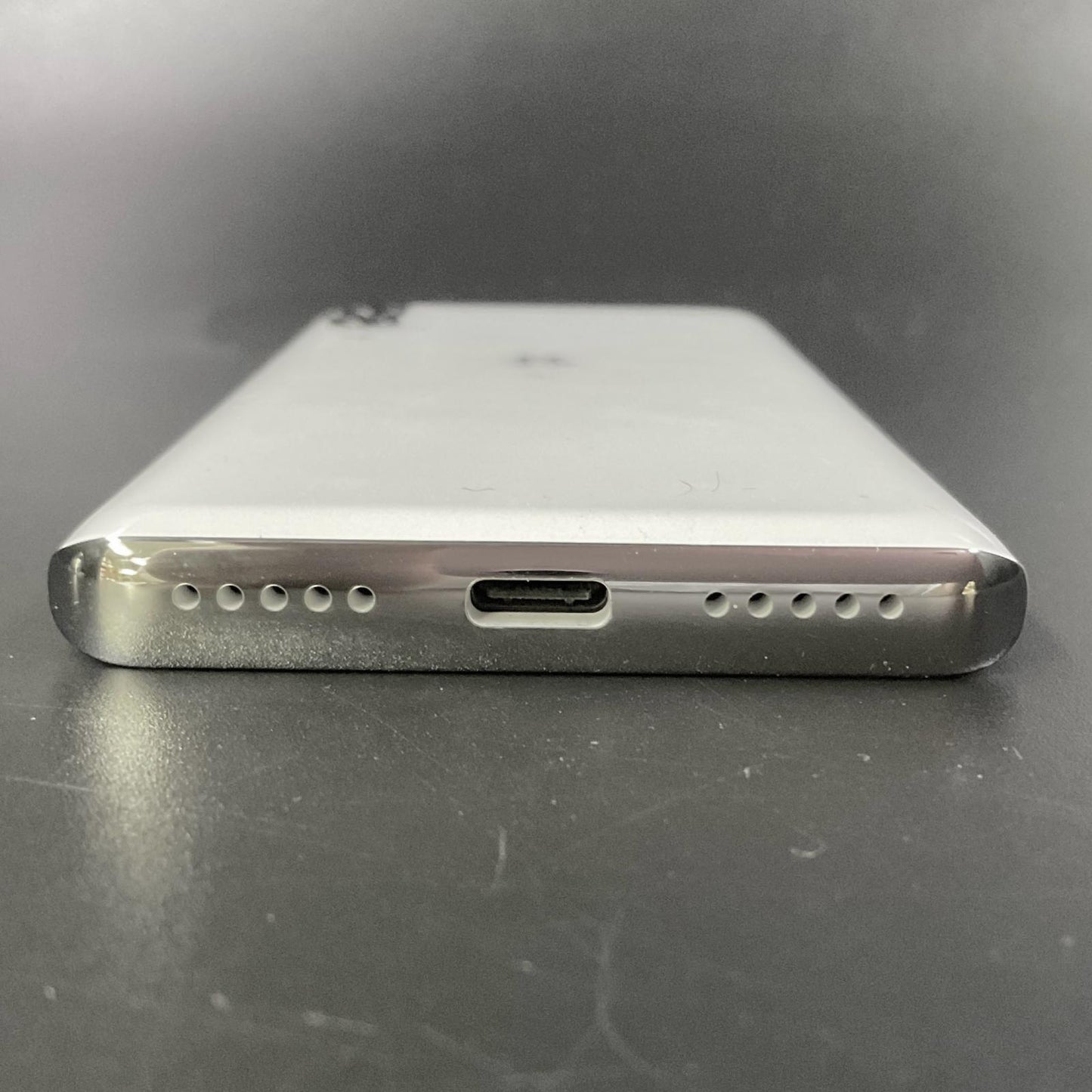 【全額返金保証】【最速発送】楽天モバイル Rakuten Hand 64GB ホワイト 楽天モバイル P710 白ロム 動作確認済