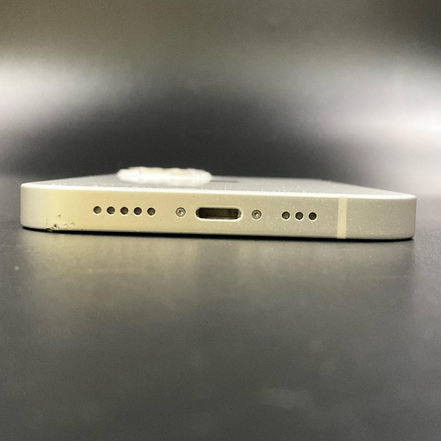 【全額返金保証】【最速発送】Apple iPhone iPhone 13 256GB スターライト docomo SIMフリー 白ロム 動作確認済 83%