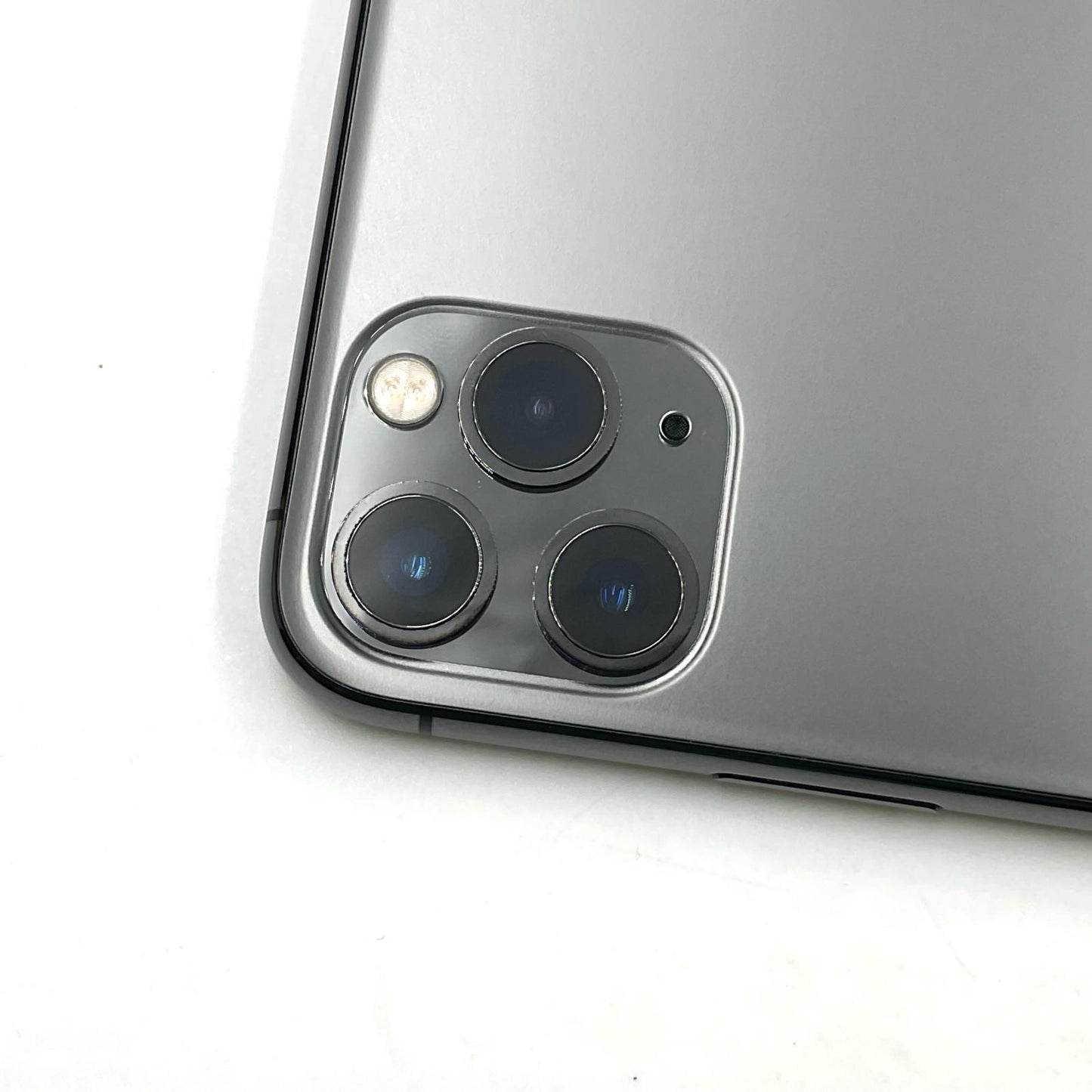 【全額返金保証】【最速発送】Apple iPhone iPhone 11 Pro Max 64GB スペースグレイ Softbank 白ロム 動作確認済 74%