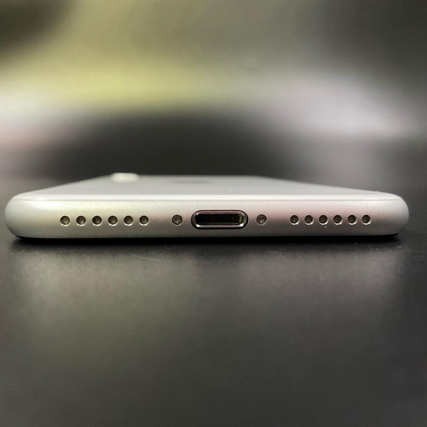 【全額返金保証】【最速発送】Apple iPhone iPhone SE（第2世代） 64GB ホワイト SIMフリー 動作確認済 84%