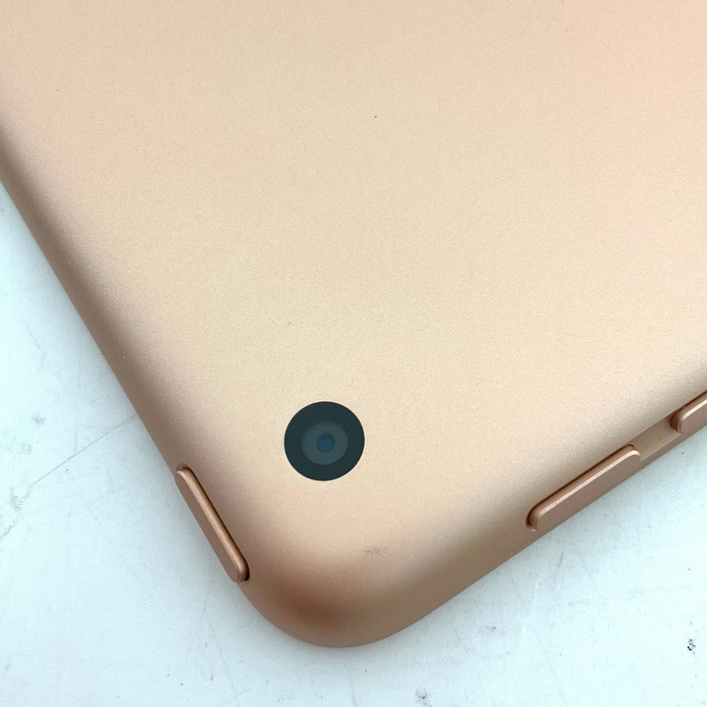 【全額返金保証】【最速発送】Apple iPad iPad 10.2インチ 第8世代 32GB ゴールド Wi-Fi 動作確認済