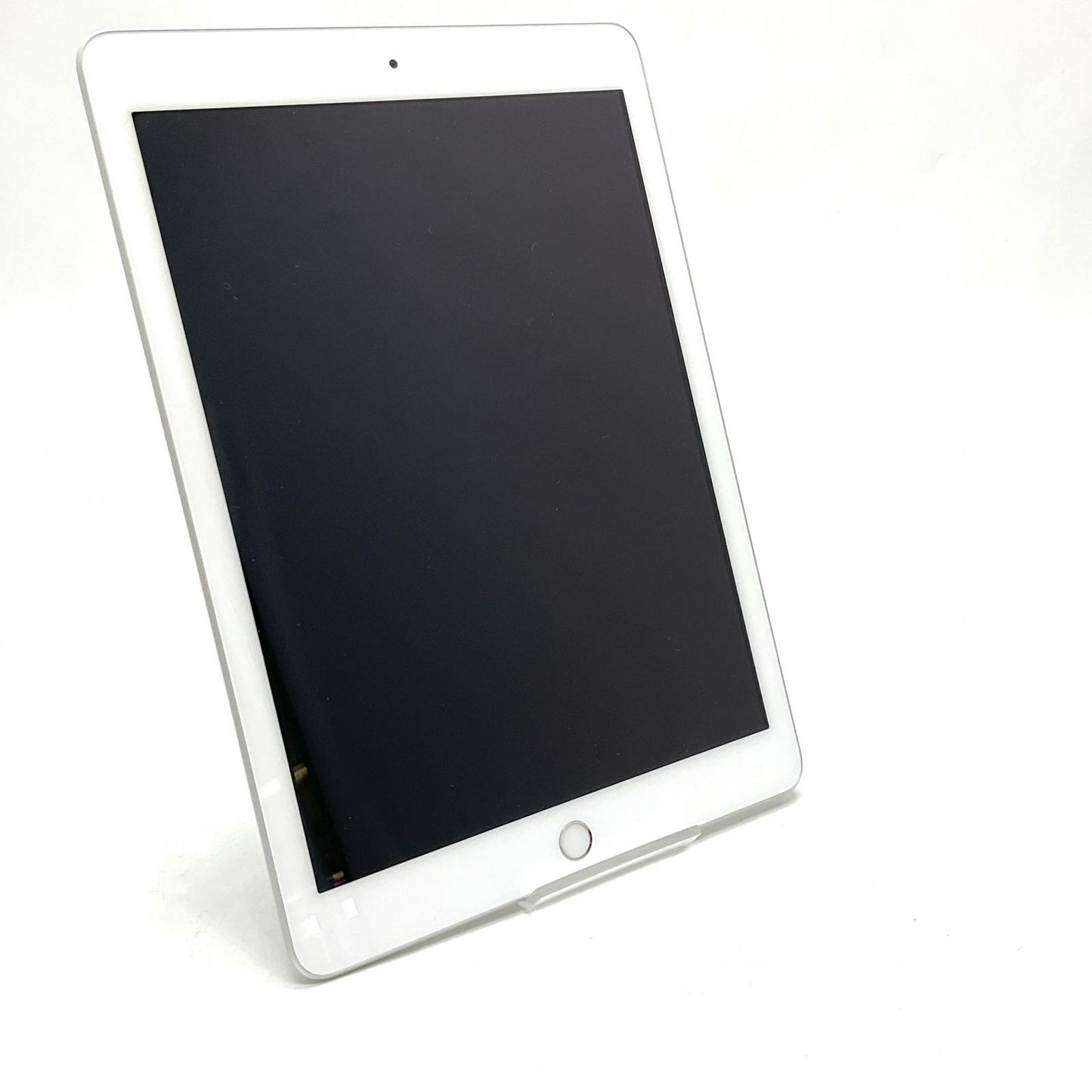 【全額返金保証】【最速発送】Apple iPad iPad 9.7インチ 第6世代 32GB シルバー Wi-Fi 美品 動作確認済