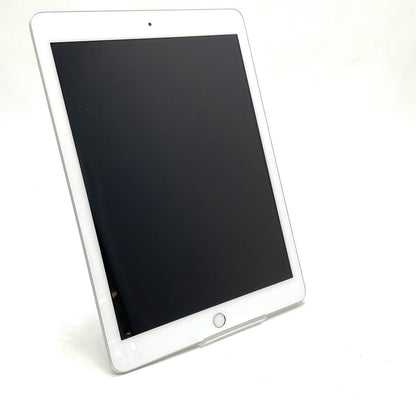 【全額返金保証】【最速発送】Apple iPad iPad 9.7インチ 第6世代 32GB シルバー Wi-Fi 美品 動作確認済