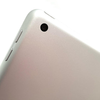 【全額返金保証】【最速発送】Apple iPad iPad 9.7インチ 第6世代 32GB シルバー Wi-Fi 美品 動作確認済