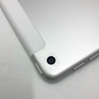 【全額返金保証】【最速発送】Apple iPad iPad 10.2インチ 第9世代 64GB シルバー WiFi+Cellular docomo SIMフリー 白ロム 動作確認済