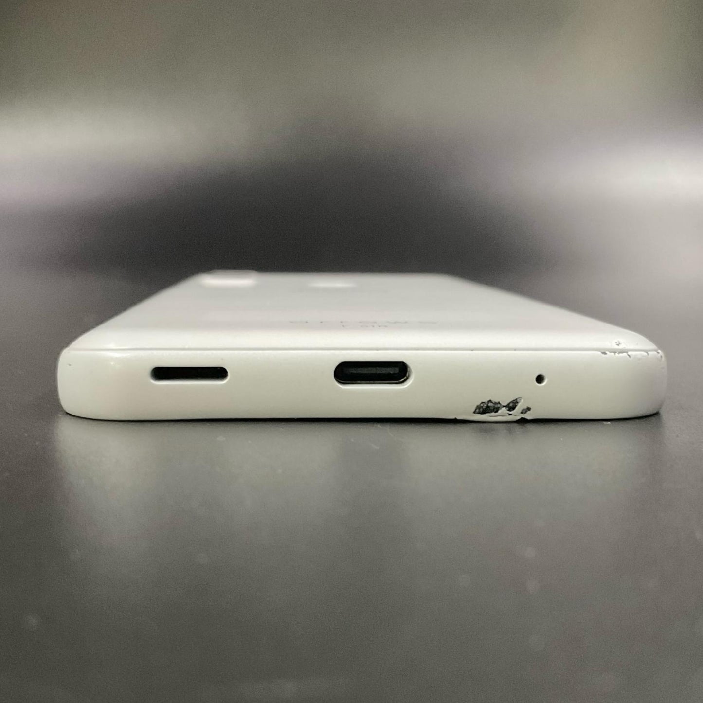 【全額返金保証】【最速発送】富士通 arrows We 64GB ホワイト docomo SIMフリー F-51B 白ロム 動作確認済