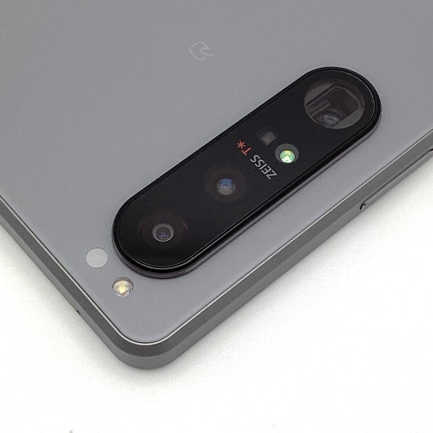 【全額返金保証】【最速発送】Sony Xperia 1 III 256GB グレイ docomo SIMフリー 白ロム 美品 動作確認済