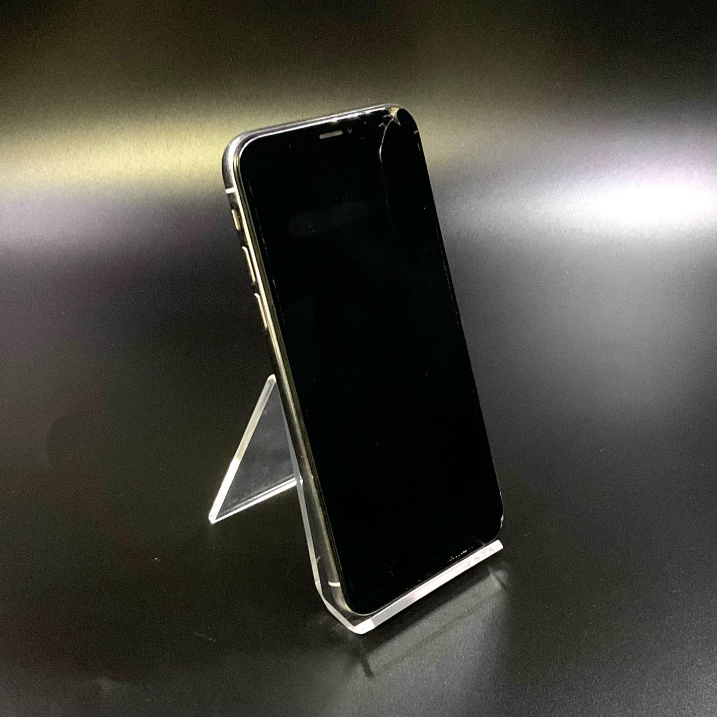 【最速発送】Apple iPhone iPhone X 256GB シルバー docomo 白ロム【難有】 77%