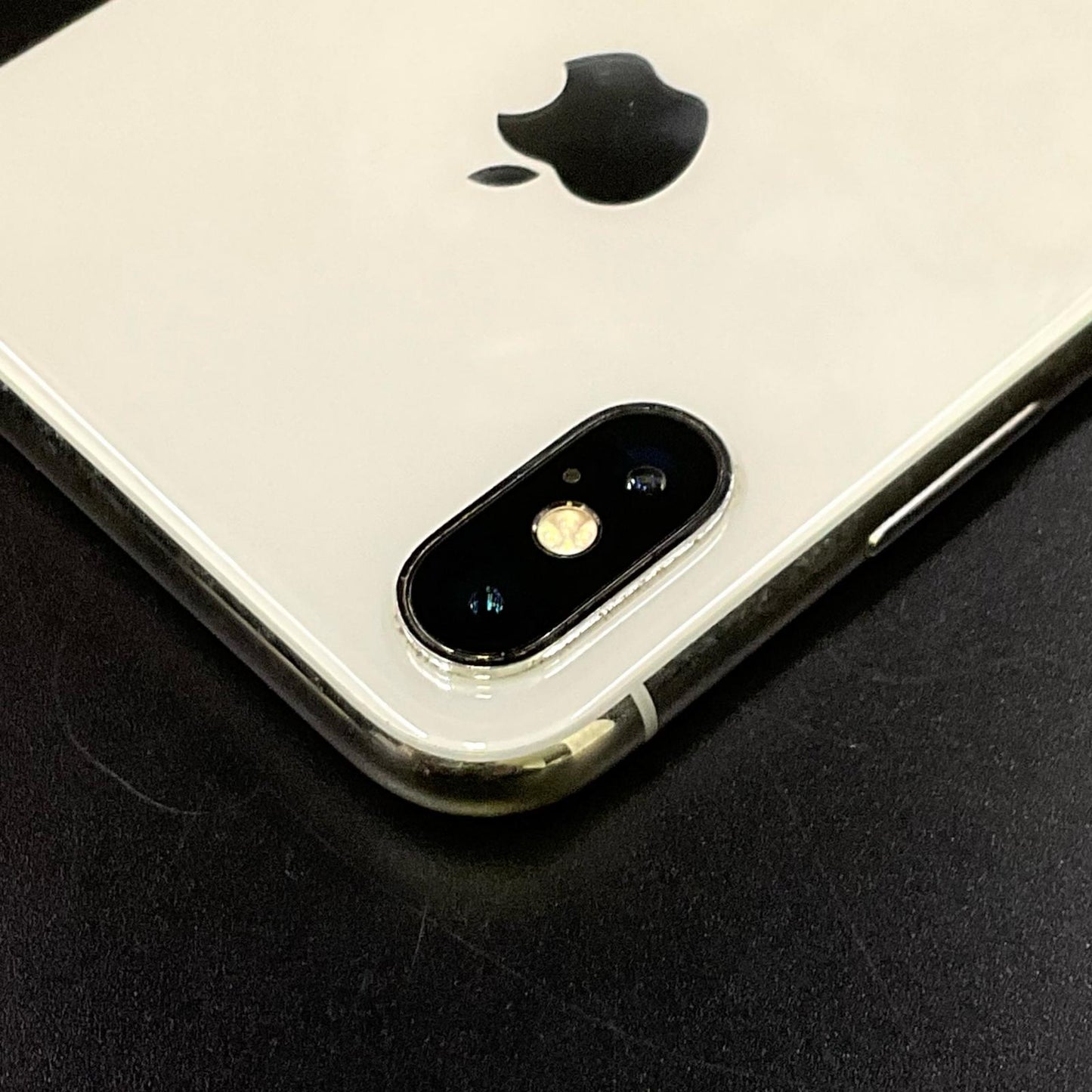 【最速発送】Apple iPhone iPhone X 256GB シルバー docomo 白ロム【難有】 77%