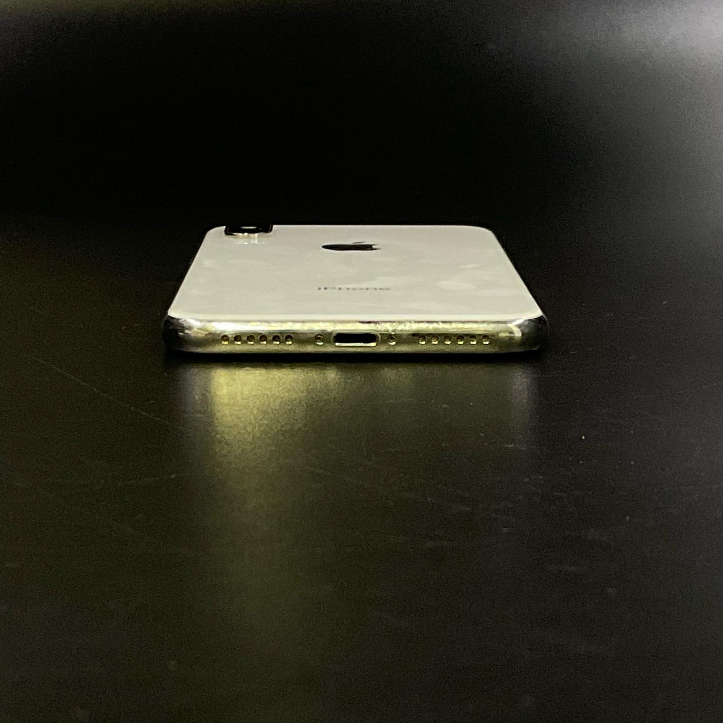 【最速発送】Apple iPhone iPhone X 256GB シルバー docomo 白ロム【難有】 77%