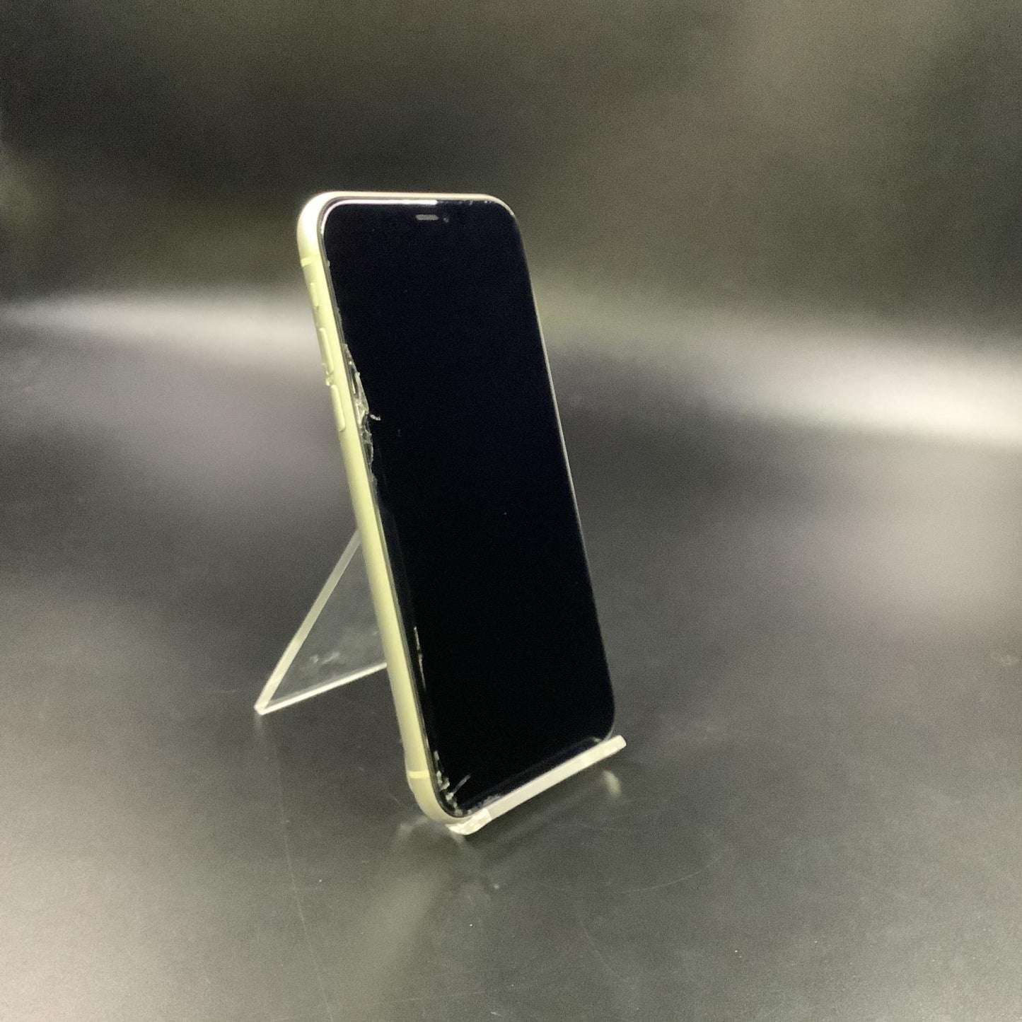 【最速発送】Apple iPhone iPhone 11 128GB ホワイト Softbank 白ロム【難有】 71%