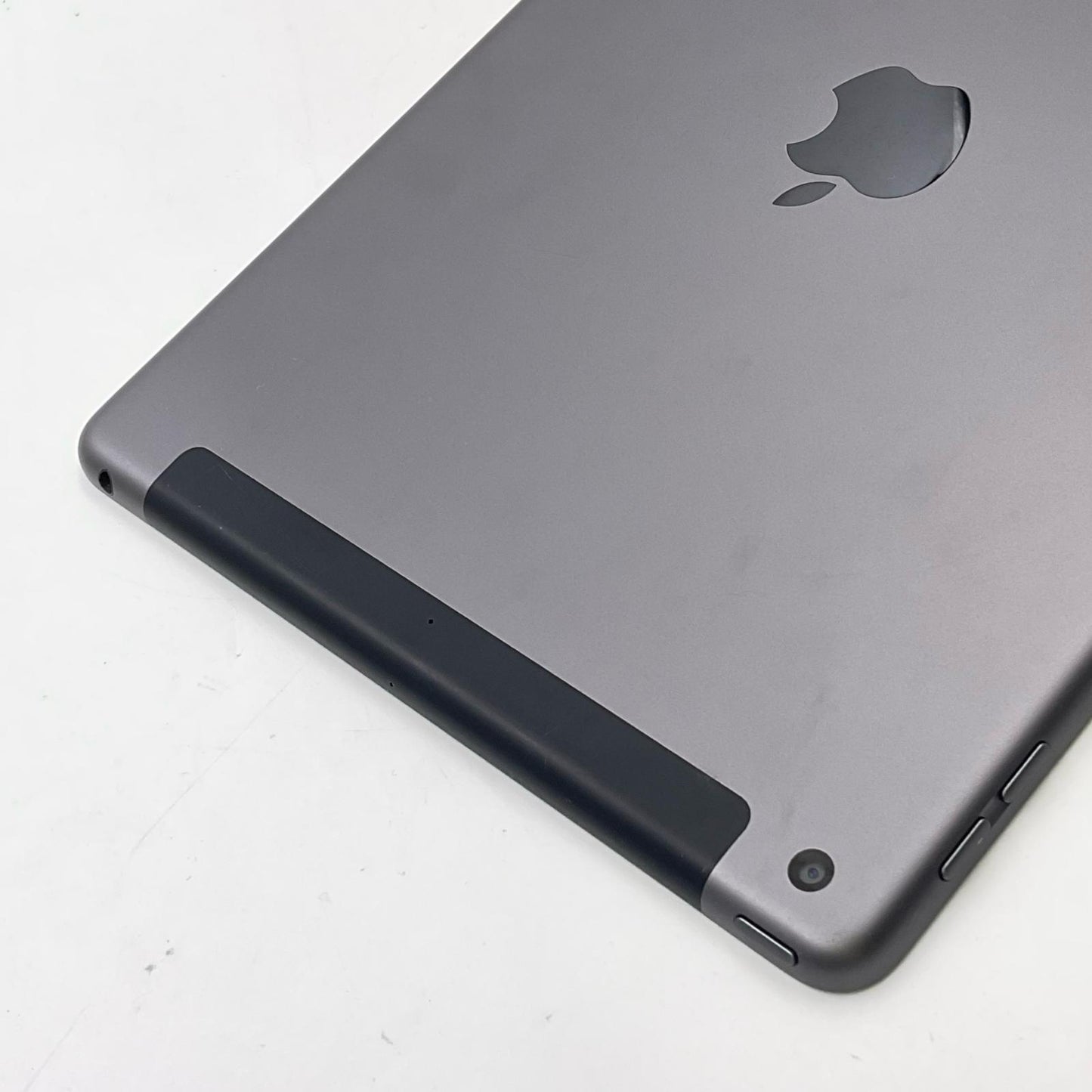【全額返金保証】【最速発送】Apple iPad iPad 第7世代 32GB スペースグレイ WiFi+Cellular au 白ロム 動作確認済