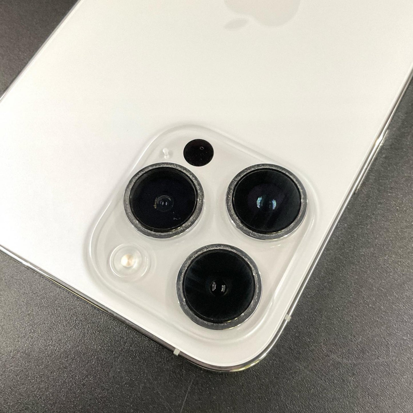 【全額返金保証】【最速発送】Apple iPhone iPhone 14 Pro Max 256GB シルバー docomo SIMフリー 白ロム 美品 動作確認済 86%