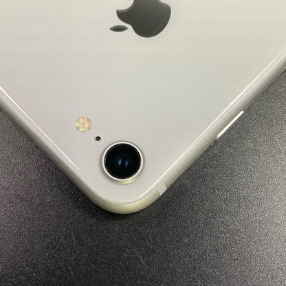 【全額返金保証】【最速発送】Apple iPhone iPhone 8 64GB シルバー docomo 白ロム 美品 動作確認済 90%