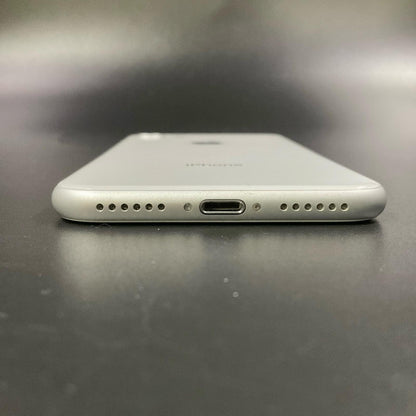 【全額返金保証】【最速発送】Apple iPhone iPhone 8 64GB シルバー docomo 白ロム 美品 動作確認済 90%