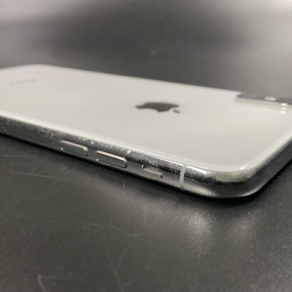 【最速発送】Apple iPhone iPhone XS Max 64GB シルバー docomo 白ロム【難有】 74%