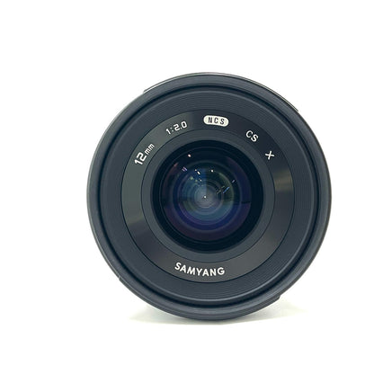 【最速発送】SAMYANG 12mm F2.0 NCS CS ブラック [フジフイルム用]【難有】