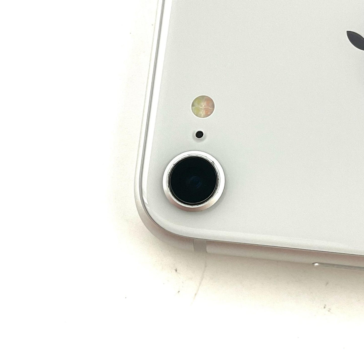 【全額返金保証】【最速発送】Apple iPhone iPhone 8 64GB シルバー docomo SIMフリー 白ロム 動作確認済 92%