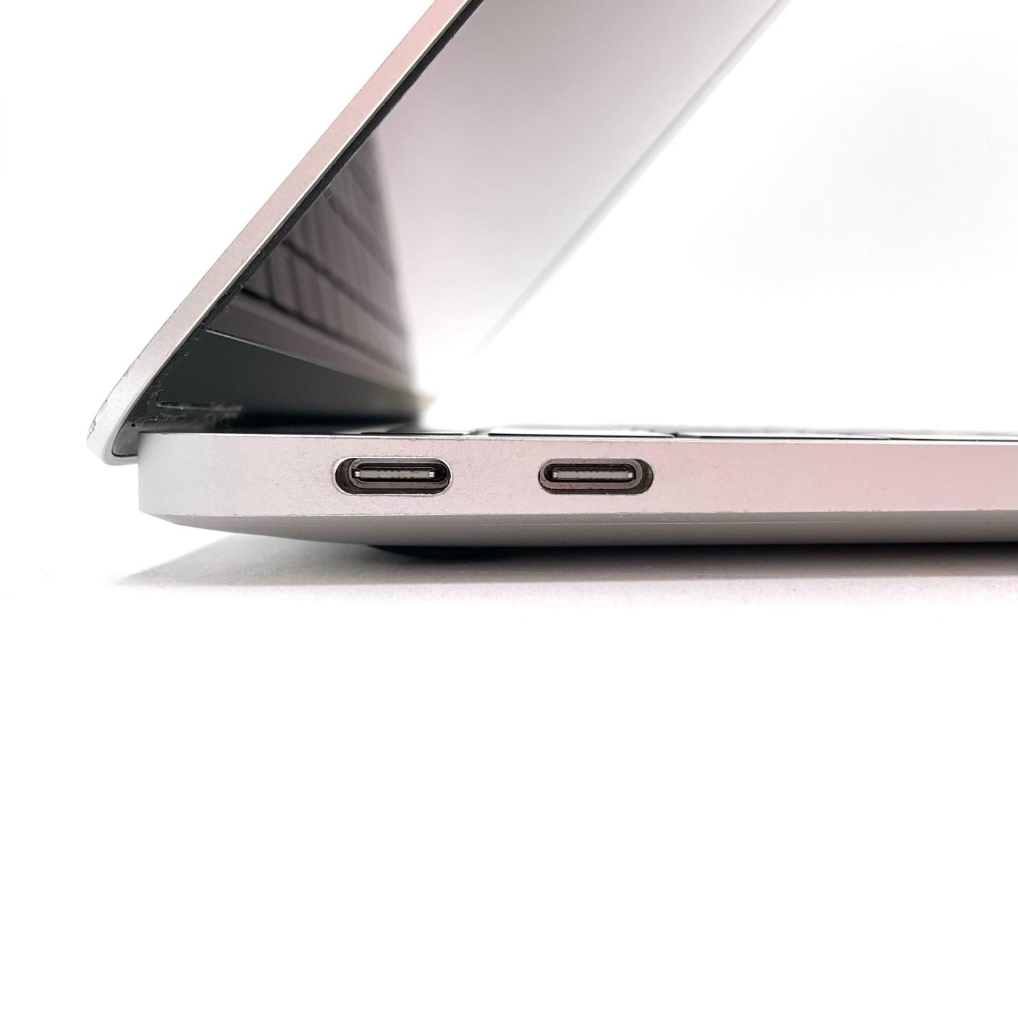 【最速発送】Apple MacBook Air 13インチ 2019 1.6 GHz デュアルコア Intel Core i5 8GB M.2 SSD 256GB シルバー【難有】