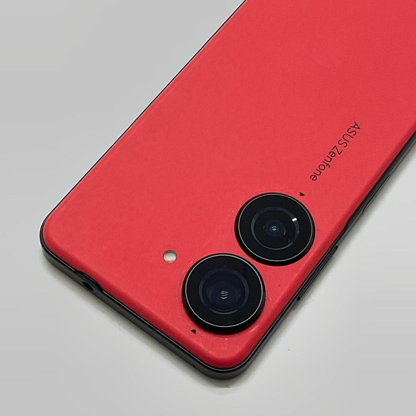 【全額返金保証】【最速発送】ASUS Zenfone 10 256GB エクリプスレッド SIMフリー ASUS_AI2302 白ロム 動作確認済