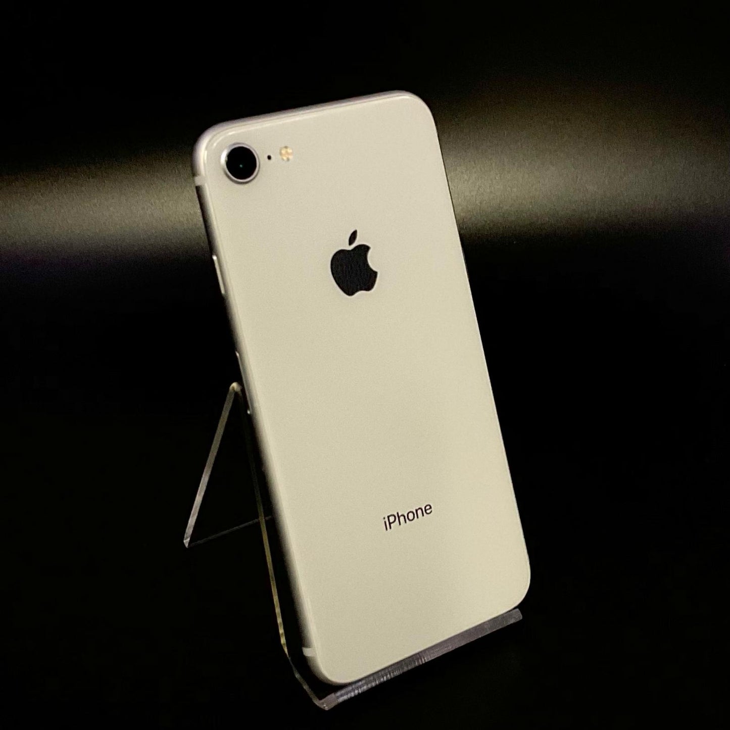 【全額返金保証】【最速発送】Apple iPhone iPhone 8 64GB シルバー au 白ロム 動作確認済 81%