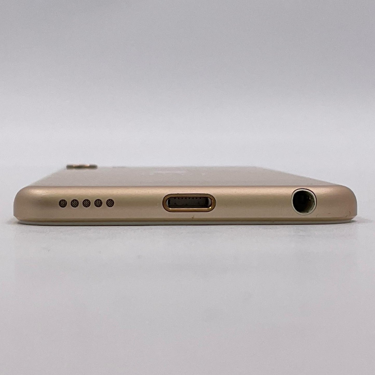 【全額返金保証】【最速発送】Apple iPod touch 第6世代 MKHT2J/A A1574 美品 動作確認済
