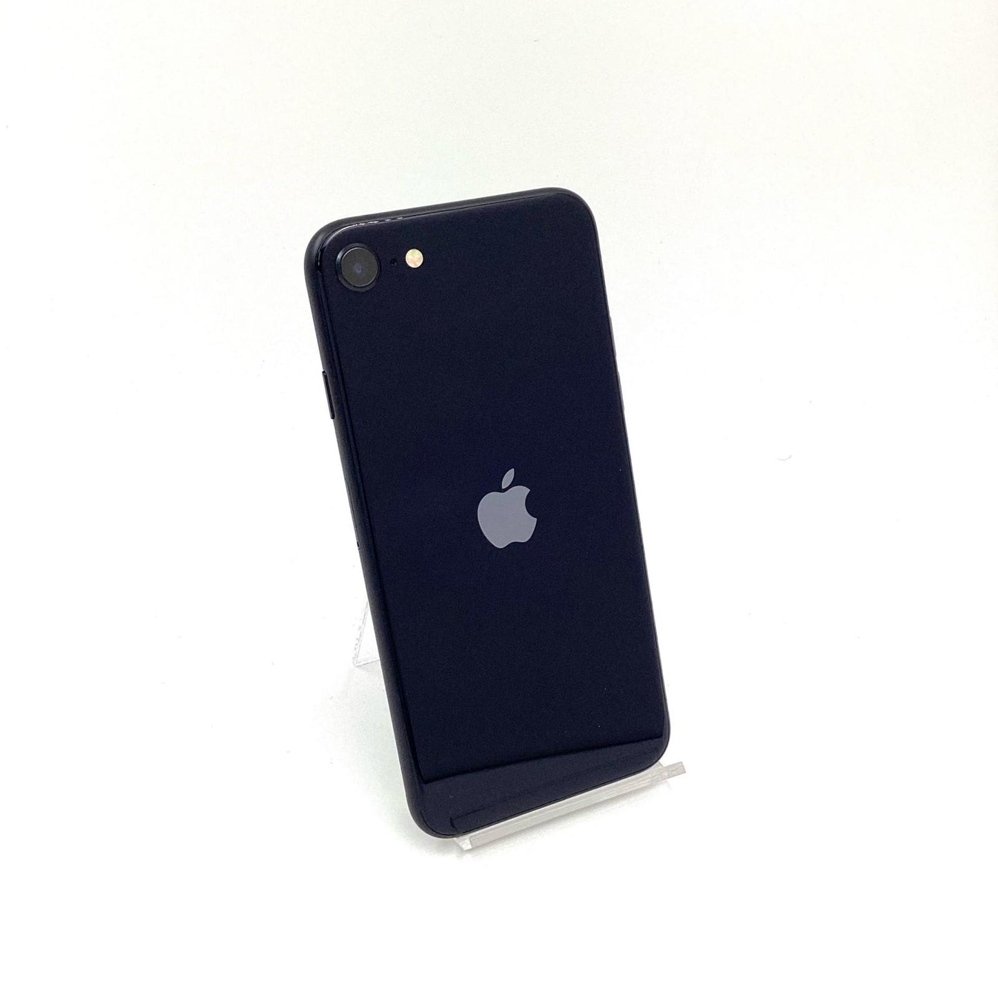 【全額返金保証】【最速発送】Apple iPhone iPhone SE（第3世代） 64GB ミッドナイト docomo SIMフリー 白ロム 動作確認済 77%