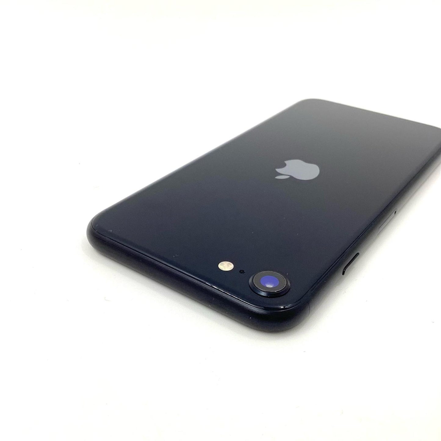 【全額返金保証】【最速発送】Apple iPhone iPhone SE（第3世代） 64GB ミッドナイト docomo SIMフリー 白ロム 動作確認済 77%